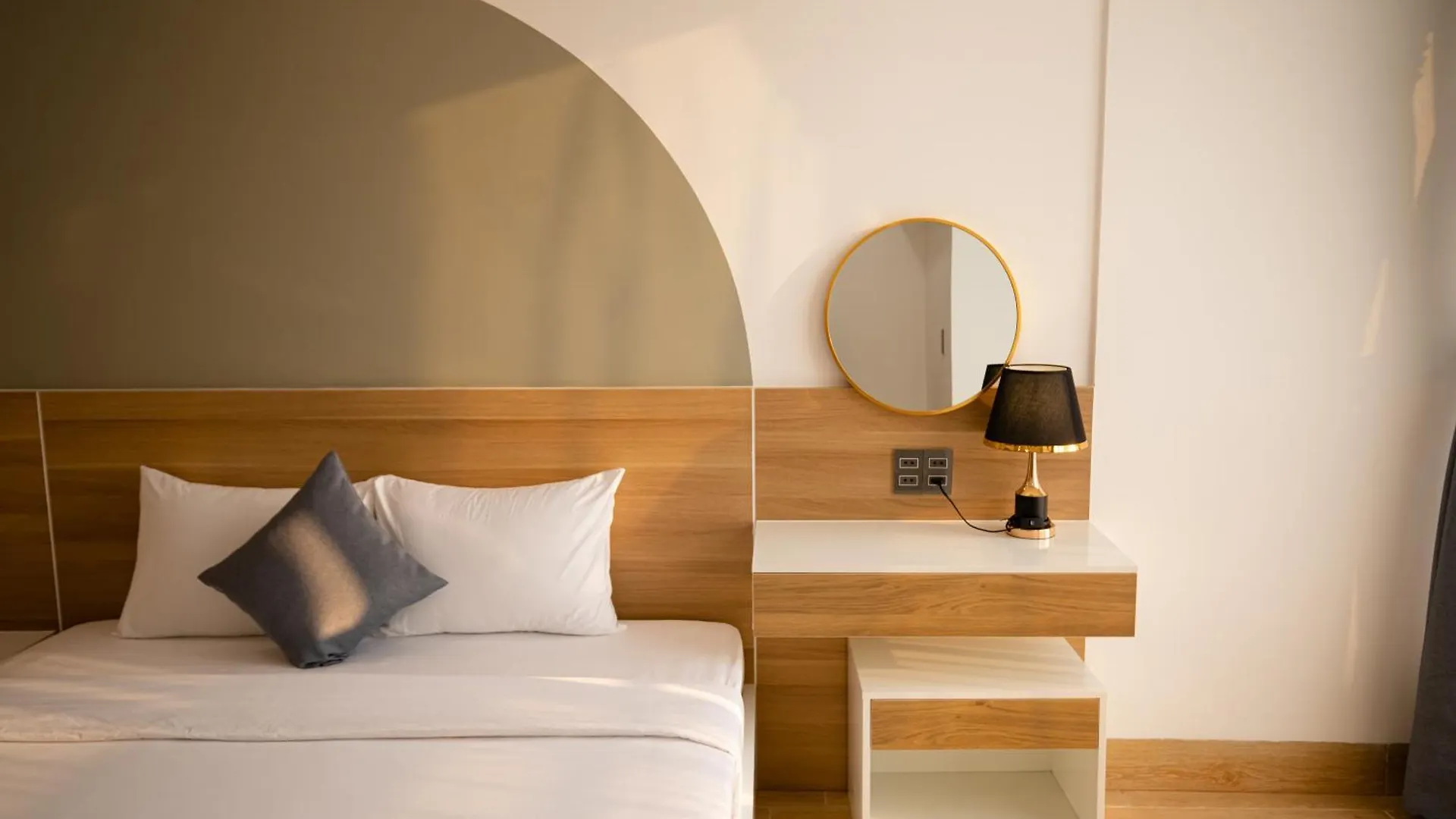 First Studio Hotel Da Nang 3*,  Vietnam