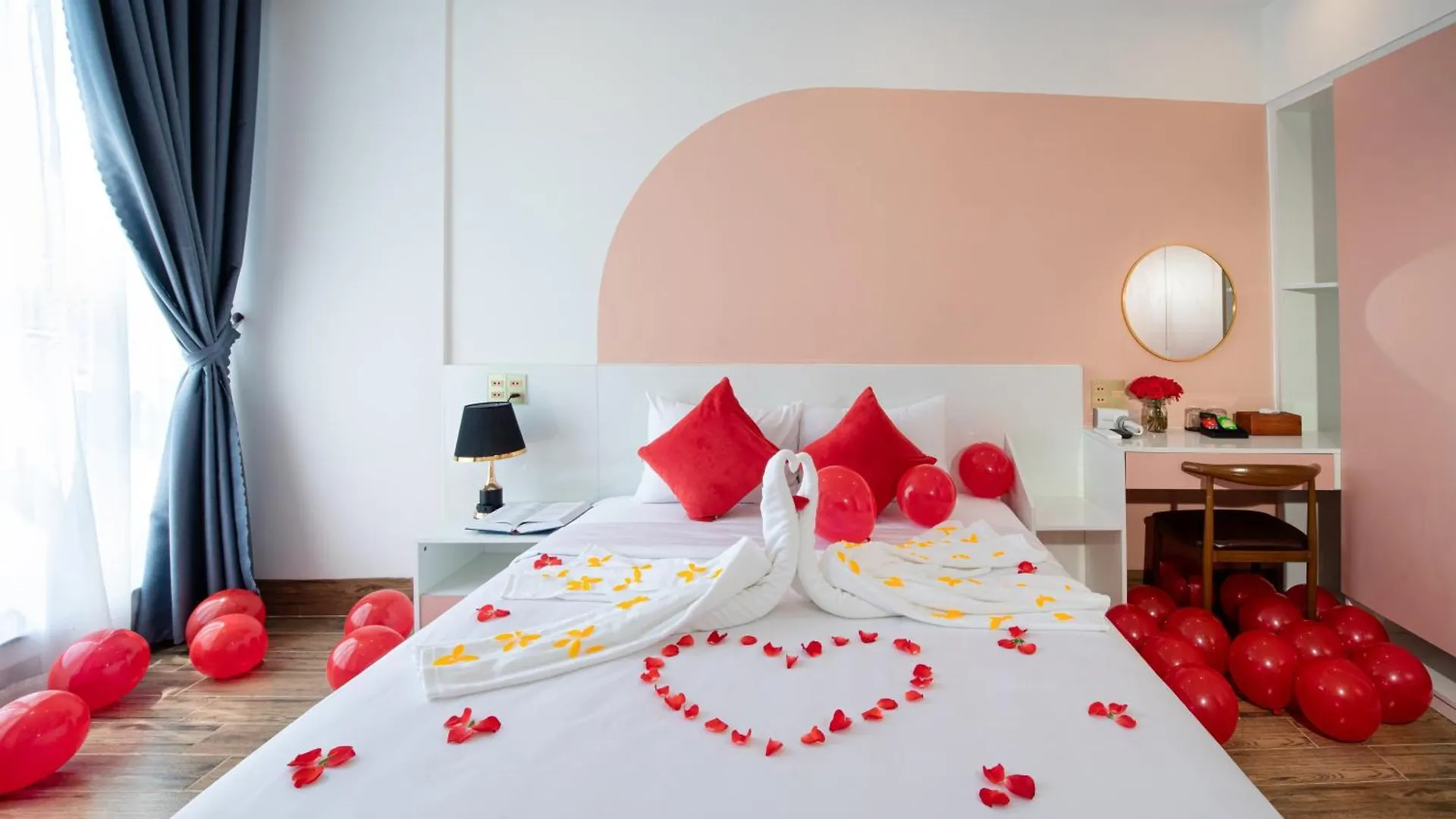 First Studio Hotel Da Nang